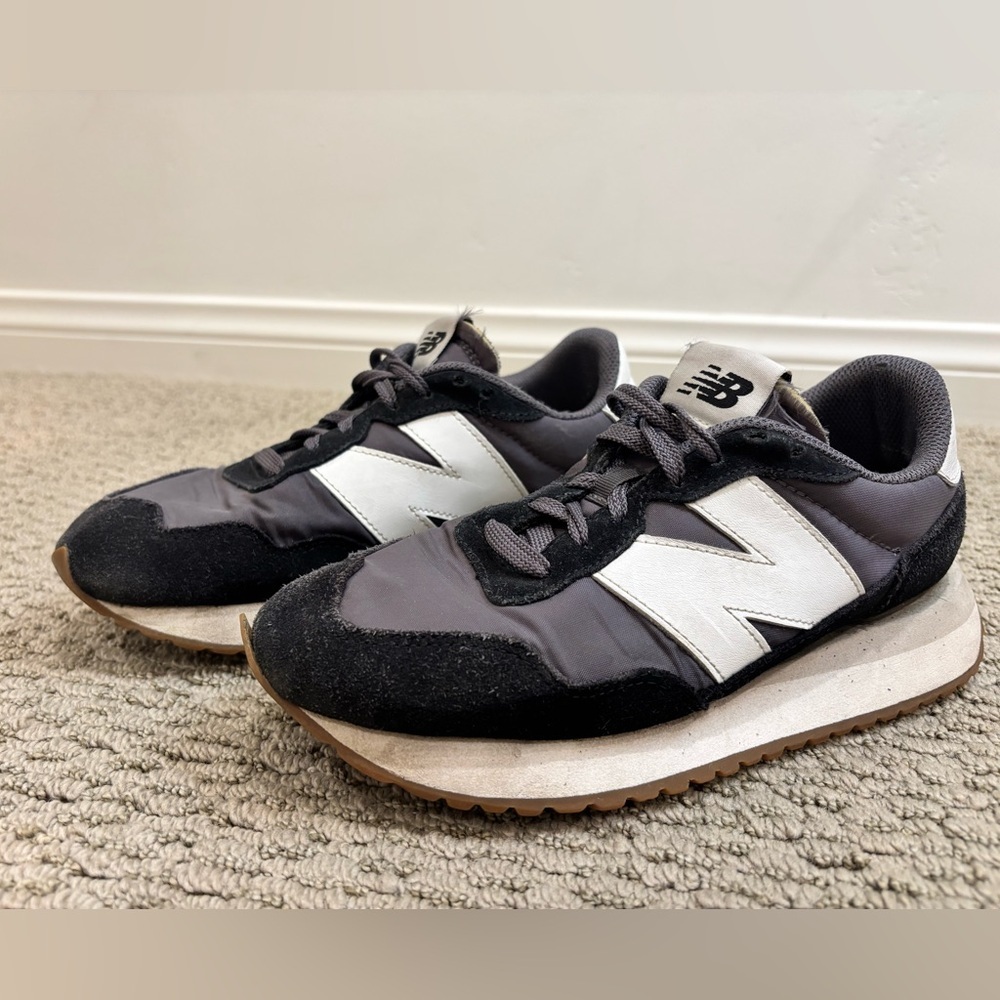 New Balance 237 Gray and Black Athletic Shoes